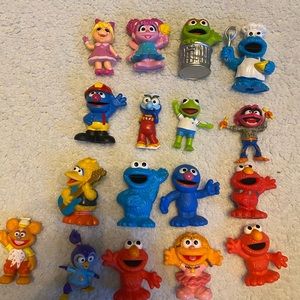 Sesame Street toys. Lot of 17 Muppet characters.